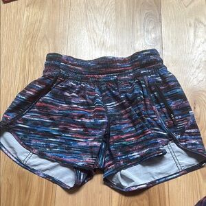 Lululemon Tracker Short V 4"